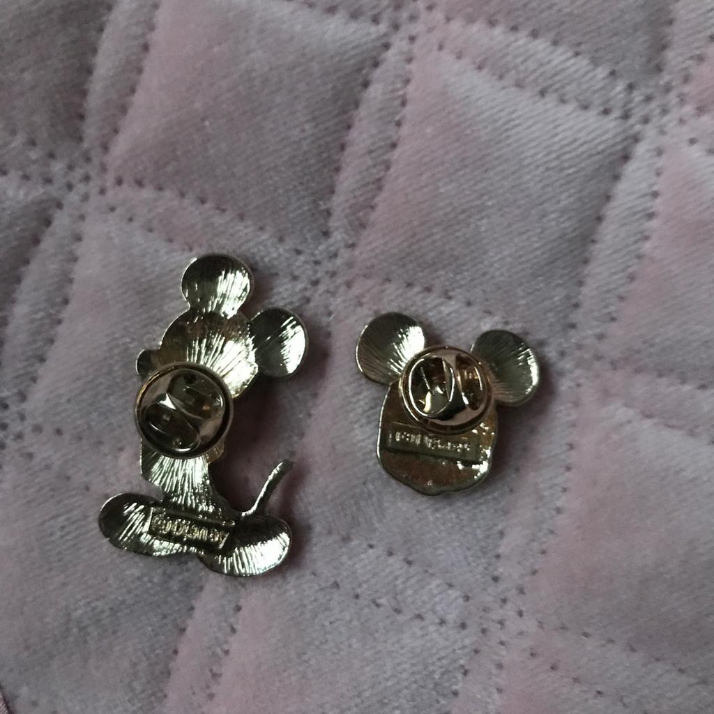 Mickey Mouse badges in B28 Birmingham für 2,50 £ zum Verkauf | Shpock DE
