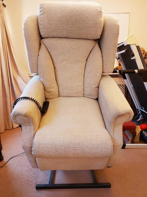 Buy & Sell Kings Norton Birmingham - Photos for Electric riser recliner armchair
