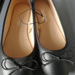 Boohoo size 4 flats brand new  collect. S5