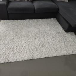 Teppich weiß, Hochfloor, wegen Neuanschaffung zu verkaufen, Tierfreier Nichtraucherhaushalt, nie mit Schuhen drüber gelaufen, sehr guter Zustand 140x190cm, 30€