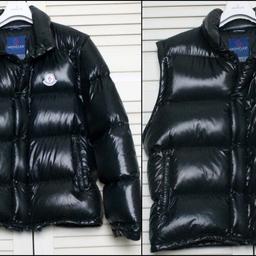 VINTAGE Moncler GRENOBLE Down Jacket & Vest

100% Authentic

Features:
PRESTIL zip made in Italy
Flox / Raymond's original poppers
Removeable sleeves
Side pockets with zip fastening

Size 4 Equal to a XL

Shoulders = approx 21.65 inches (55 cm)
Shoulder to cuff = approx 26.37 inches (67 cm)
Pit to pit = approx 25.98 inches (66 cm)
Back length= approx 27.95 inches (71 cm)
Pit to cuff = approx 21.65 inches (55 cm)
In very good condition . Near both cuffs has been fixed ! Inside cartoon is missing
