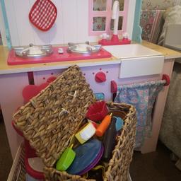 Lovely pre-loved kitchen lots of wooden and plastic play food and accessories. From pet smoke free home. Delivery may be possible