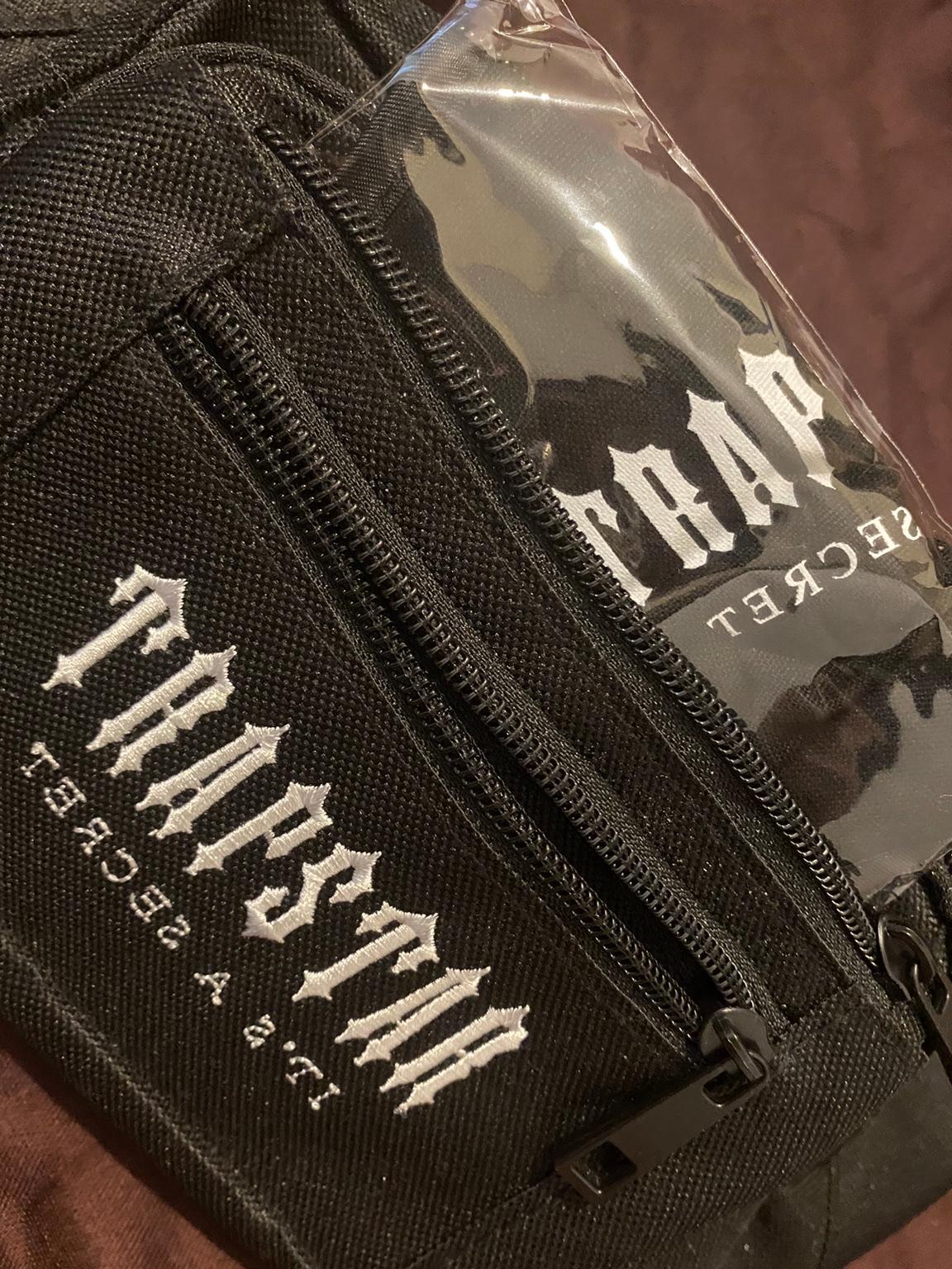 TRAPSTAR DECODED BELT BAG & MASK🖤 in Sundon Park for £50.00 for sale