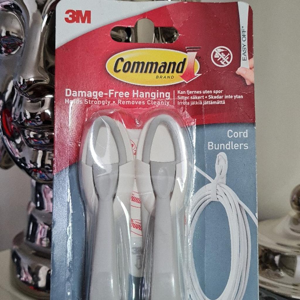 3M Cord Bundlers with Command Strips in B33 Birmingham für £ 1,00 zum