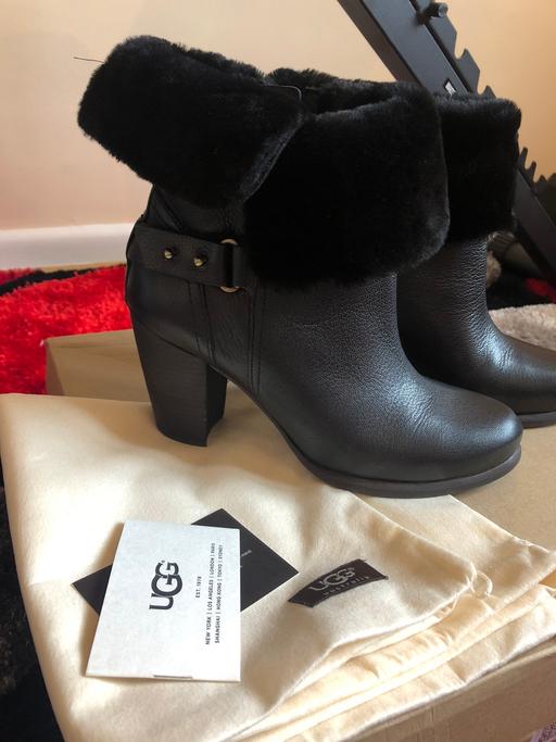 Buy & Sell Bedfordshire Central Bedfordshire - Photos for Ugg jayne boots size 5.5