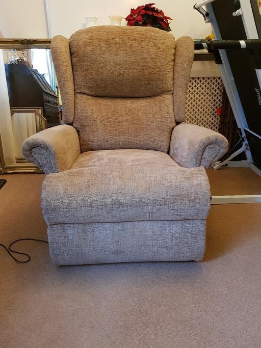 Buy & Sell Kings Norton Birmingham - Photos for Sherborne electric riser recliner