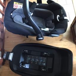 maxi-cosi pebble car seat and base together. very good condition. selling due to moving. collection only.