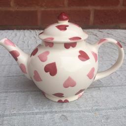 Emma bridgewater 2 cup teapot. Unfortunately this is damaged if it is turned one way it’s not noticeable. I thought someone might like it as a display item
