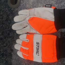 Size 10L stihl chainsaw gloves. Never used