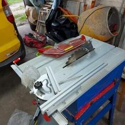 For sale Clarke table saw , hardly used , in very good condition , like new.