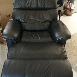 Leather in very good condition, clean non smoker home. Power lift assist ,. Fully electric.