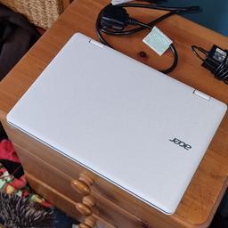 comes with carry case and charger 
tried to factory reset the laptop don't know what the problem with this laptop is I don't know how to fix it 
most likely will sell for parts 
£10