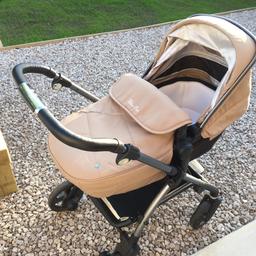 Silver cross wayfarer pram in excellent condition complete with rain cover from a pet and smoke free home open to offers
