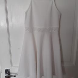 very pretty dress excellent condition
