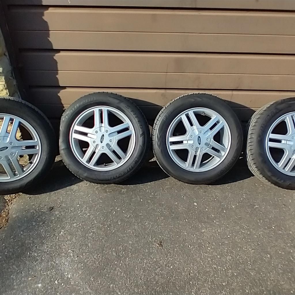 ford zetec alloy wheels and tyres in BD2 Bradford für £ 90,00 zum
