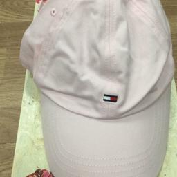 Tommy Hilfiger cappellino rosa con visiera. Nuovo con etichetta.