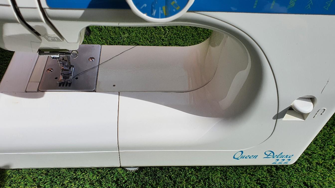 Queen Deluxe 222 Sewing Machine in M18 Manchester for £20.00 for sale