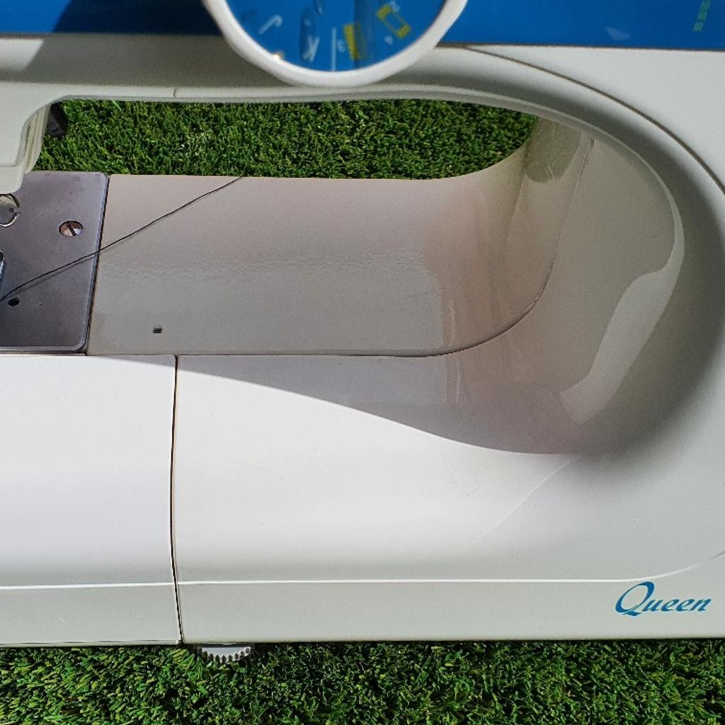 Queen Deluxe 222 Sewing Machine in M18 Manchester for £20.00 for sale