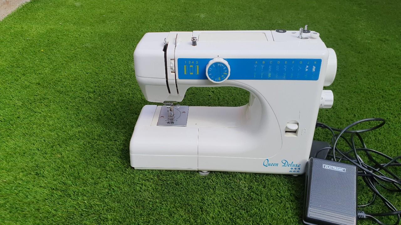 Queen Deluxe 222 Sewing Machine in M18 Manchester for £20.00 for sale