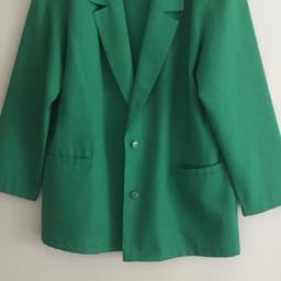 Oversized Jacket
Single breasted
Green
Size M *(fits 12/14)
Good condition
Collection or Postage