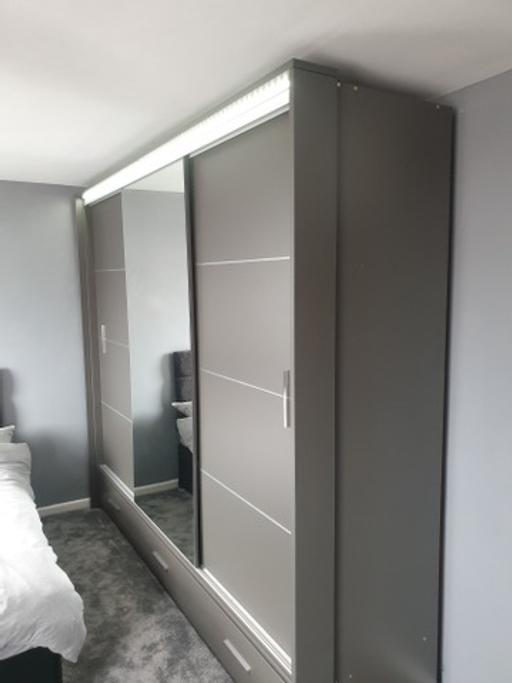 Buy & Sell South East London Brixton - South East London - Photos for Marsylia high gloss wardrobe