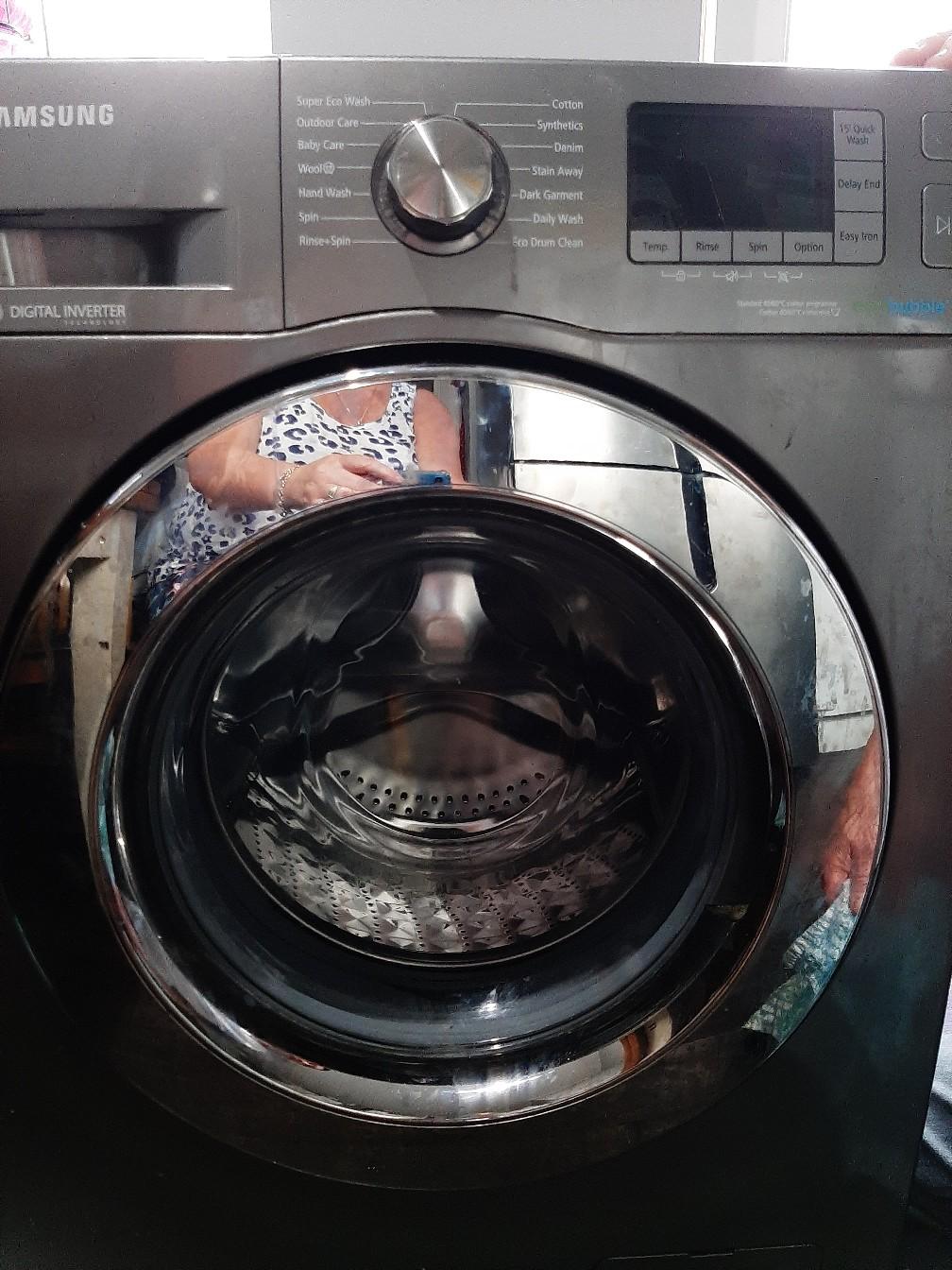 Samsung ecobubble 8kg washing machine in KT10 Elmbridge für £ 20,00 zum
