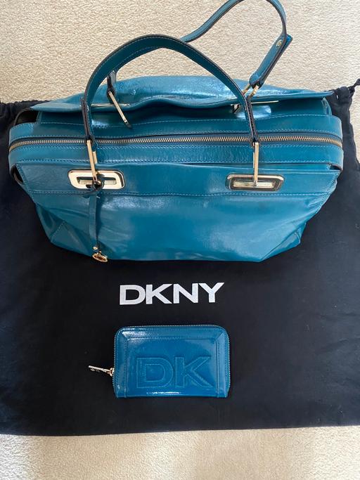 Buy & Sell North West London Harrow - Photos for DKNY bag