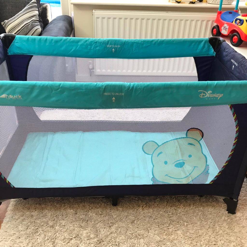Disney Winnie the Pooh travel cot in B63 Dudley für £ 10,00 zum Verkauf