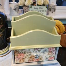 Solid wood and very heavy letter unit with draw, recently upcycled with Annie Slone paint, sealed and waxed.
Draw decorated with vintage flower fablon and New handle. Proceeds from my upcycle work are donated to local charity for Christmas 2021 for people in need x
Buyer collects from PO7 Purbrook Please no holding, no offers, no posting thankyou x