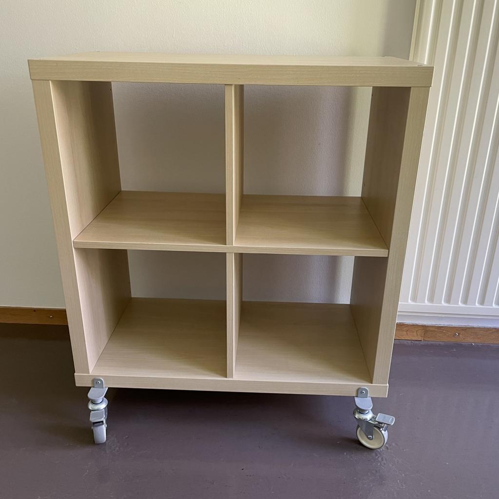 Ikea Kallax Regal mit Rollen in 5020 Salzburg für 18,00 € zum Verkauf