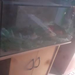 Fish tank + stand , glass sliding top new condition + heater