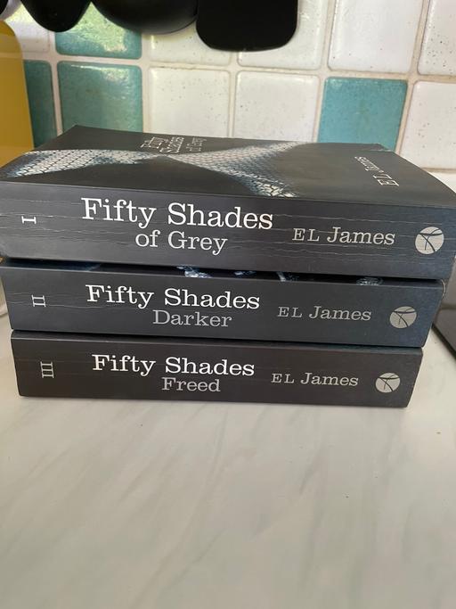 Buy & Sell Oxfordshire Vale of White Horse - Photos for Fifty Shades of Grey Book Collection