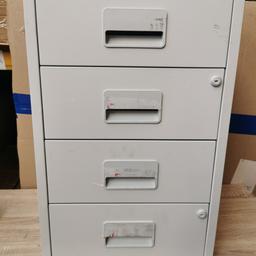 USED Lateral filing cabinets with 4 Lockable Drawers and 4 keys


Size : 400 x 400 x 660mm