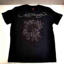 Neu und ungetragen
Besonderes Ed Hardy T-shirt für Männer in schwarz
Mit Leder Totenkopf
Grösse L/XL