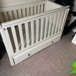 Free cot/bed.
has some scratches but nothing majour what little bit of paint won't fix.

collection only and please no time wasters.