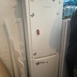 Works fine expect the seal has come loose at the bottom of the freezer (as pictured) ideal for some
One to fix up and sell on. 
Collection Clayton ONLY 
needs Collecting today before
It goes the tip.
