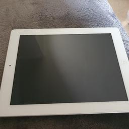 Ipad 2nd Generation white 16GB in very good Condition comes with charger and plug