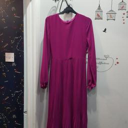 dorothy  perkins  dress in deep pink. size 12.new in condition.  just used for try on.  size 12.