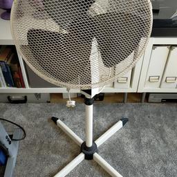 Oscillating Fan. This is a three speed Fan that is floor standing. it is adjustable to different heights. In working order. Collection from Carshalton.