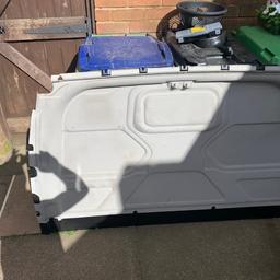 Oem transit custom bulkhead in ok condition it has been used fabric just needs a little clean and couple of scratches on the back where my van safe has been otherwise good 40£Ono