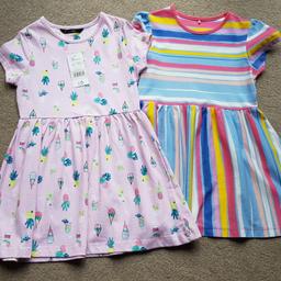 Brand new with tag twin pack of dresses from George.
Size 3 - 4 years old.

From a smoke & pet free home.