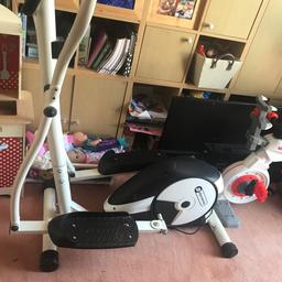 White cross trainer
This is collection only 