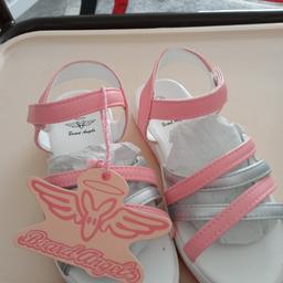 brand New girls sandles never worn buyer collect please