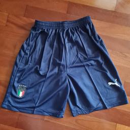 Pantaloncino Italia Euro2020 Puma nuovo, taglia ragazzo 14 anni corrispondente ad una XS da donna, blu scuro con coulisse in vita.