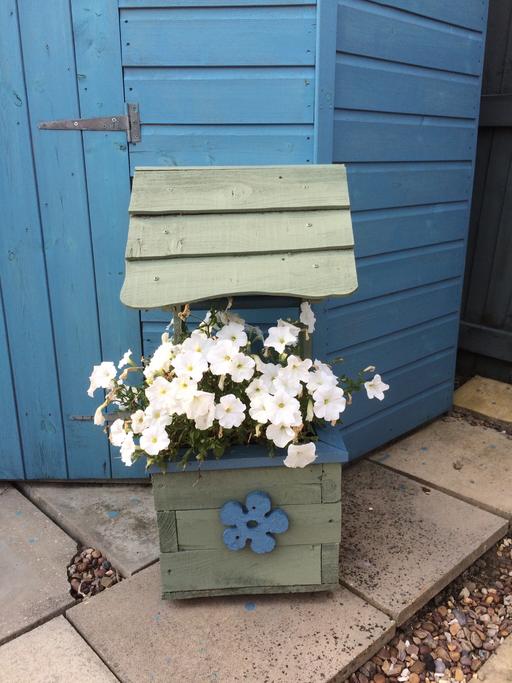 Buy & Sell West Yorkshire Leeds - Photos for Wishing well planter