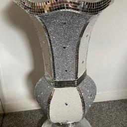 Large floor standing Romany glitter vases brand new boxed 
2ft tall 

£40 each no offers
May drop locally only for a small fee 
Within medway / close surrounding