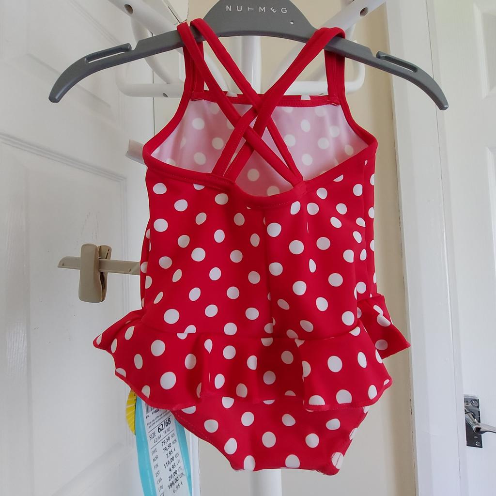Swimwear Baby by “Lindex”Sweden
Red Mix Colour
New With Tags

Actual size: cm

Length: 32 cm from shoulders

Length: 15 cm from armpit side

Volume bust: 40 cm - 45 cm

Volume waist: 40 cm – 45 cm

Volume hips: 42 cm – 45 cm

Age: Eur 62/68 cm – 74/80 cm

80 % Polyamide
20 % Elastane

Made in China

Retail Price Nok 79.50