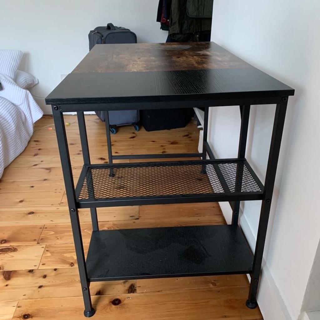 Desk in E17 Forest für £ 35,00 zum Verkauf Shpock AT