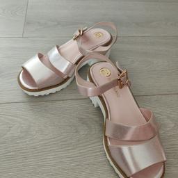 Brand new girls river island pink sandals  size 1 with tag. Original cost £20. Grown out of before had chance to wear. From a smoke free and pet free home. Collection Wallasey CH45 or will post for additional cost. PayPal accepted