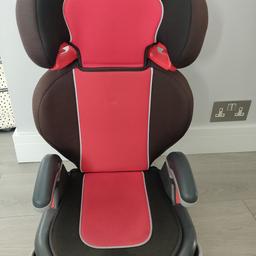 Graco car seat in black, red and grey.. Seatbelt fastening. Height adjustable head rest and also separates to a booster seat. 2 front pull out cup holders. Never been in an accident. Excellent clean condition from a smoke free and pet free home. Collection Wallasey CH45.